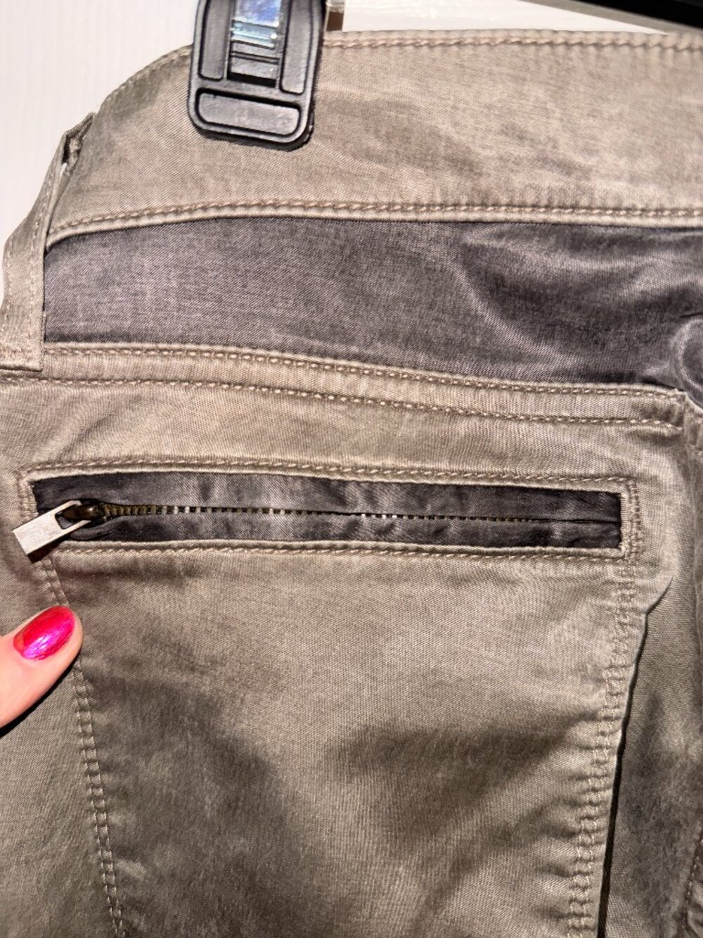7 for All Mankind Olive Military Pants w Tonal Stripe | Size 29